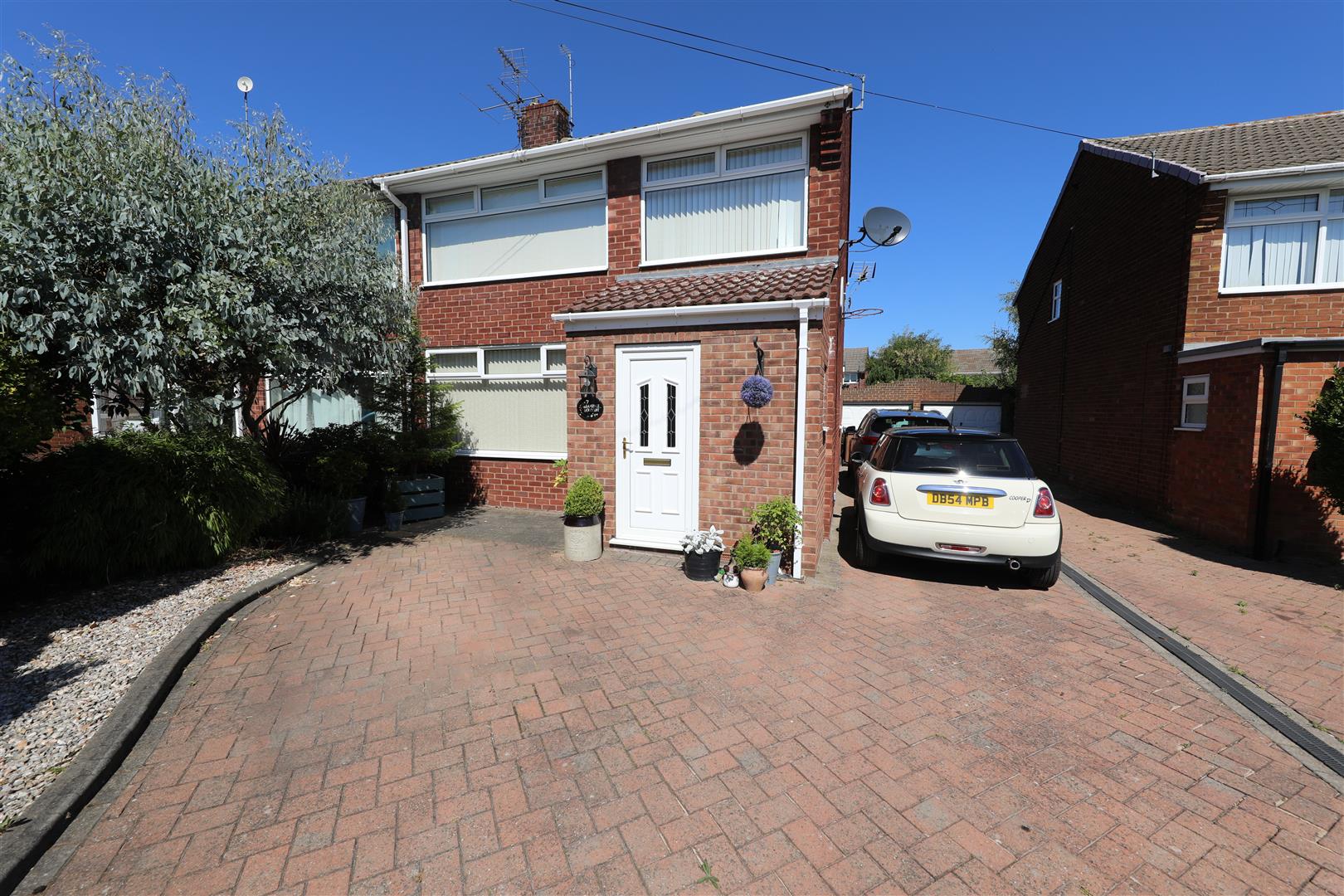 Property & Houses for Sale & Let in Hull Symonds & Greenham